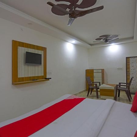 Oyo Flagship 79289 Hotel Grand Keshav Ghaziabad Bagian luar foto