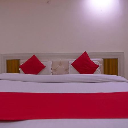Oyo Flagship 79289 Hotel Grand Keshav Ghaziabad Bagian luar foto