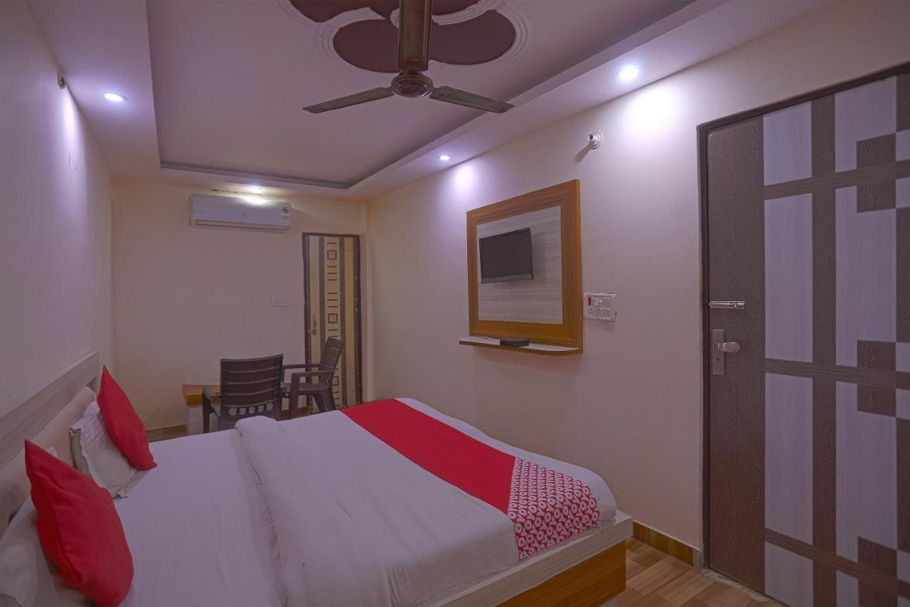 Oyo Flagship 79289 Hotel Grand Keshav Ghaziabad Bagian luar foto